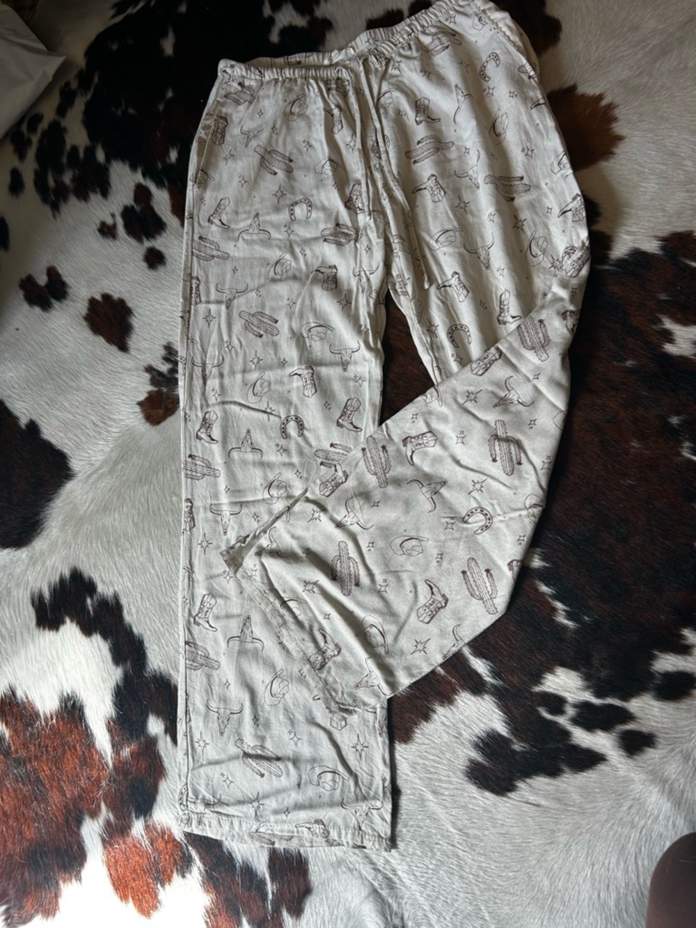 🌷 Cream Women's Lounge Pants with Western Print